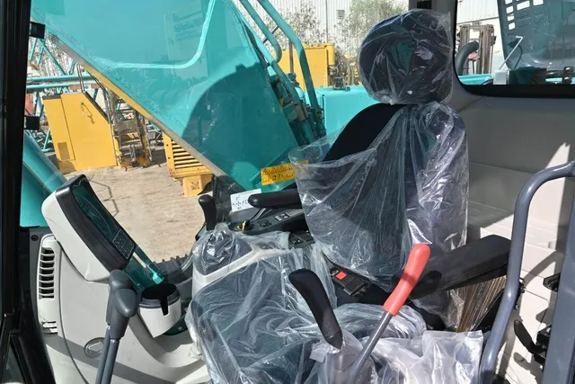 New Kobelco SK220 Crawler Excavator | Al Marwan