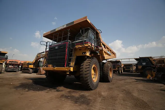 Cat 777E off-highway truck front left view