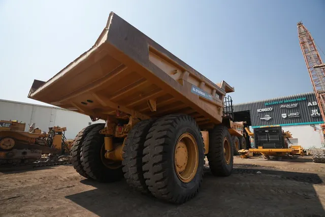 Cat 777E off-highway truck rear right image