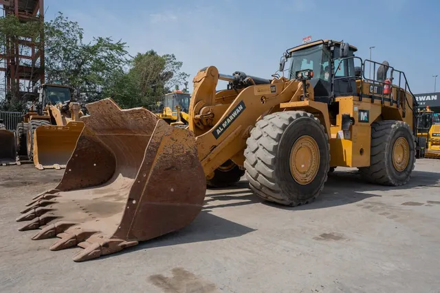 Caterpillar 988k Wheel Loader Front Left Image