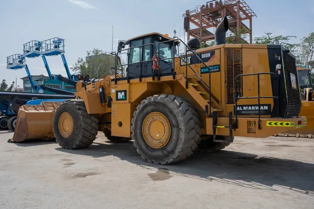 Caterpillar 988k Wheel Loader Left Rear Image