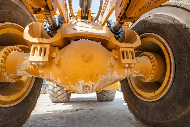 Caterpillar 988k Wheel Loader UnderCarriage Image