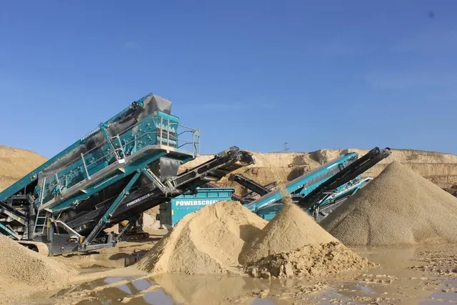 Powerscreen Chieftain 2100X for Sale - Screening Solution