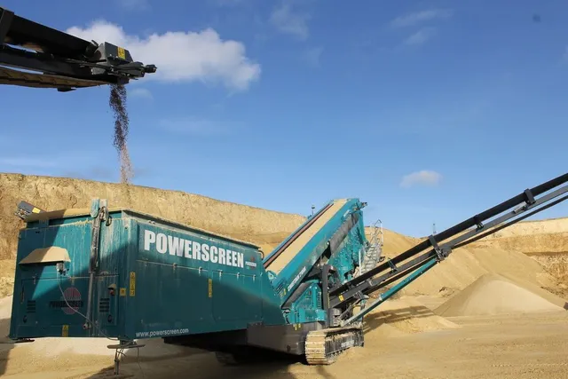 Powerscreen Chieftain 2100X for Sale - Screening Solution