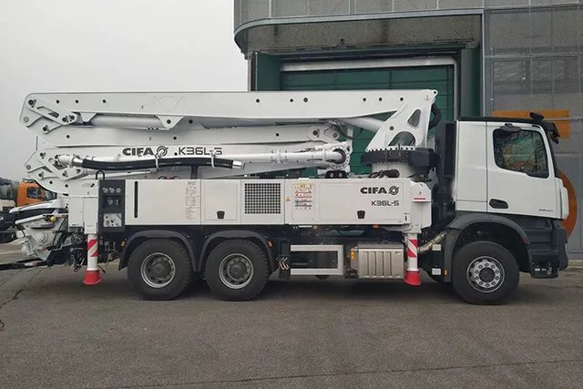 Cifa K36L-5 Concrete Pump right side view