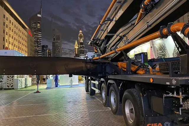 cifa K61L concrete pump truck open stabilizer