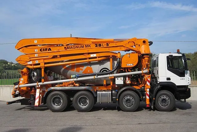 cifa mk28L-5 mixer pump truck right side