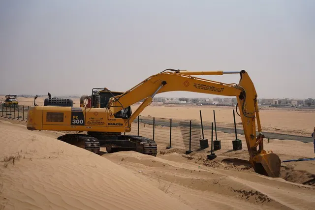 Rent Medium 30-Ton Track Excavators | Al Marwan