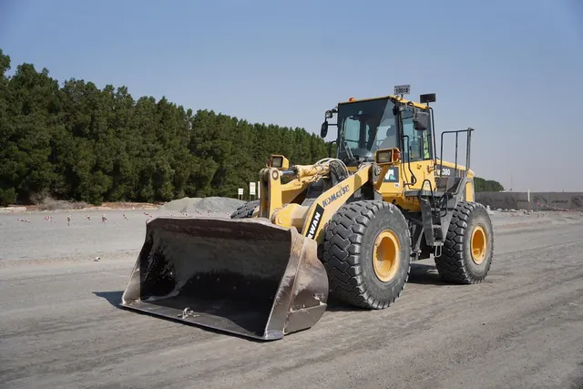 Rent Medium 18-Ton Wheel Loaders | Al Marwan