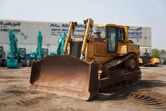 Used Caterpillar D8R Dozer 2007 | Al Marwan