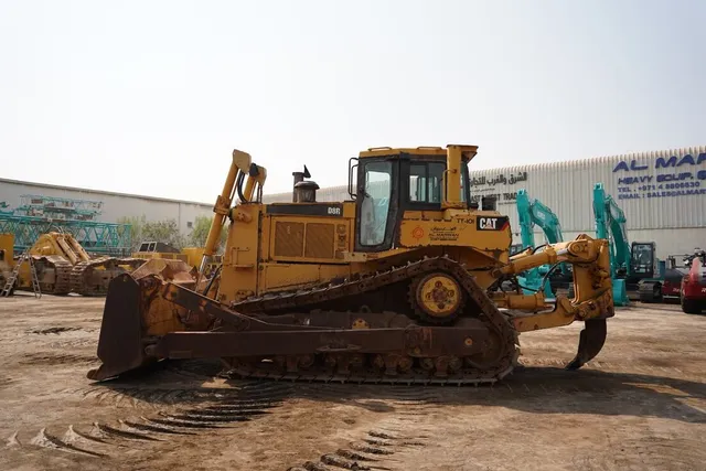 Used Caterpillar D8R Dozer 2007 | Al Marwan