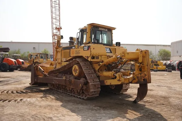 Used Caterpillar D8R Dozer 2007 | Al Marwan