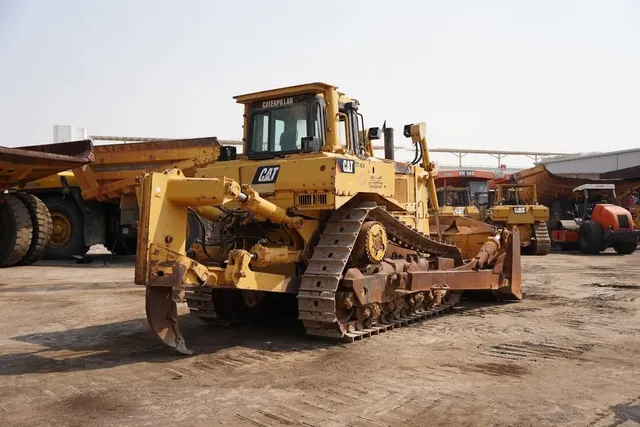 Used Caterpillar D8R Dozer 2007 | Al Marwan