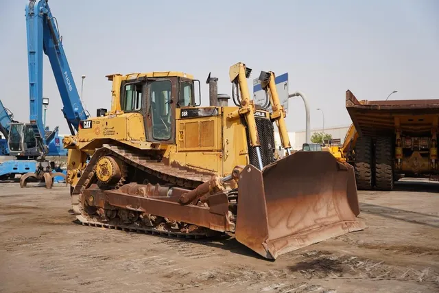 Used Caterpillar D8R Dozer 2007 | Al Marwan