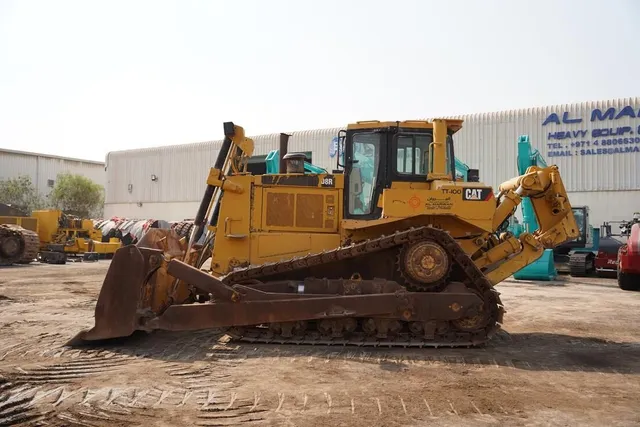 Used Cat D8R Crawler Dozer 2009 | Al Marwan
