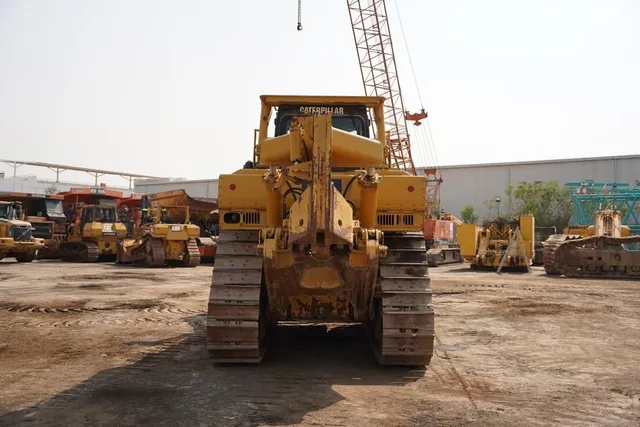 Used Cat D8R Crawler Dozer 2009 | Al Marwan