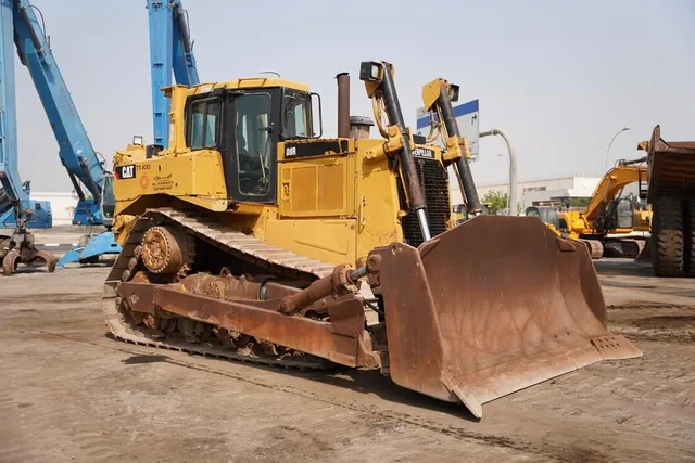 Used Cat D8R Crawler Dozer 2009 | Al Marwan