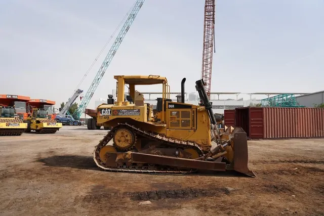 Used Caterpillar D6R Bulldozer 2011 | Al Marwan