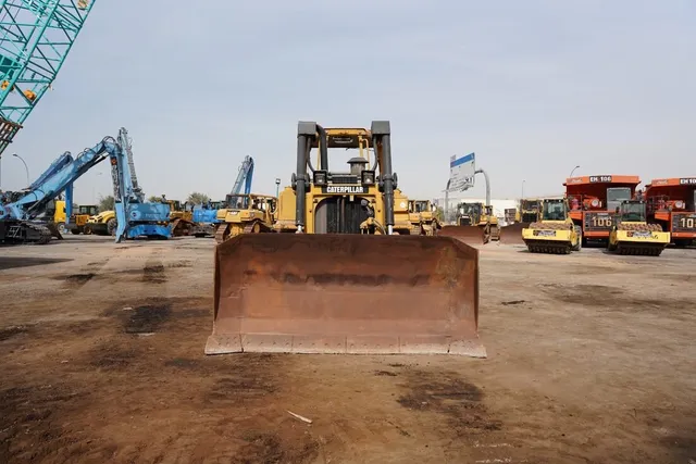 Used Caterpillar D6R Bulldozer 2011 | Al Marwan