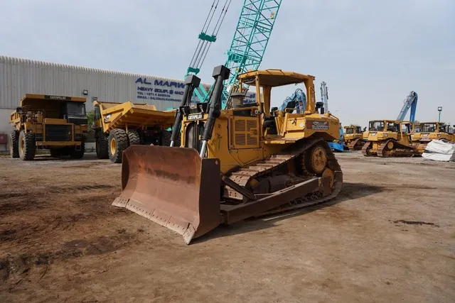 Used Caterpillar D6R Bulldozer 2011 | Al Marwan