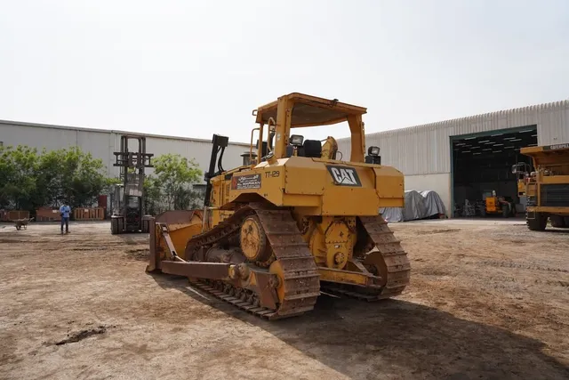 Used Caterpillar D6R Bulldozer 2011 | Al Marwan