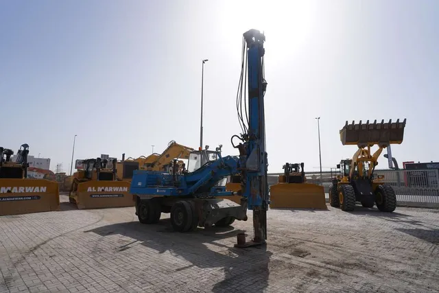 1977 O&K MH6 Bagger with ABI Piling Rig