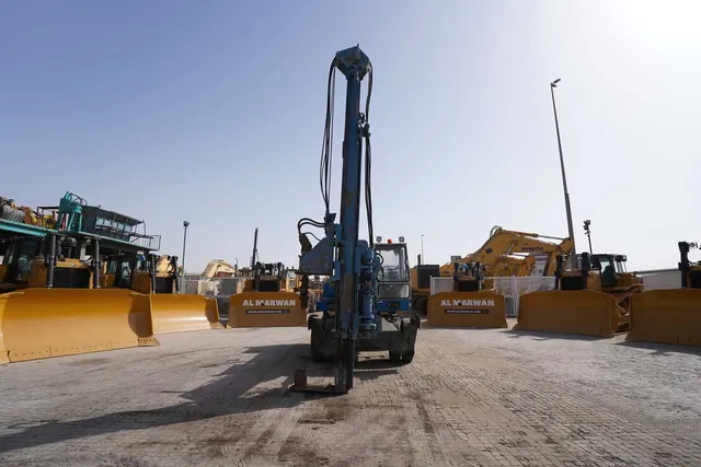 1977 O&K MH6 Bagger with ABI Piling Rig