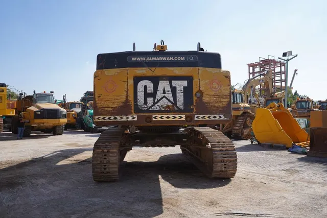 Used Cat 345D Track Excavator 2011 for Sale | Al Marwan