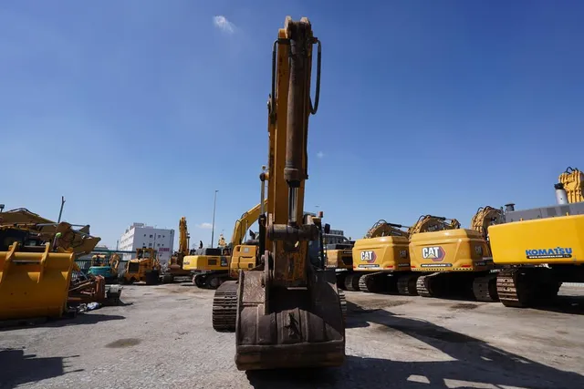 Cat 345BL Track Excavator 2005 for Sale | Al Marwan