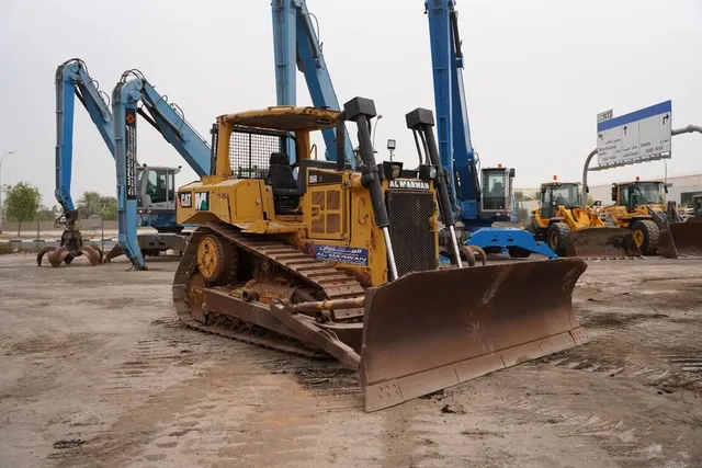 Used Caterpillar D6R 18-Ton Bulldozer 2011 | Al Marwan