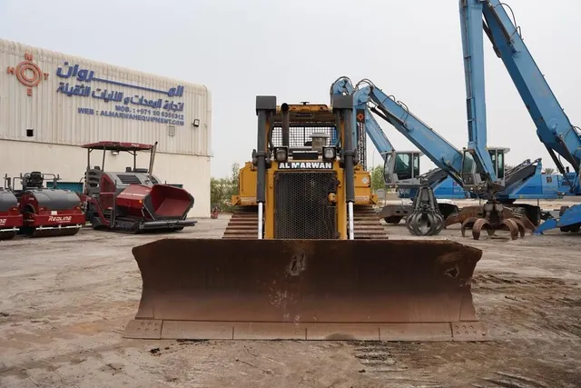 Used Caterpillar D6R 18-Ton Bulldozer 2011 | Al Marwan