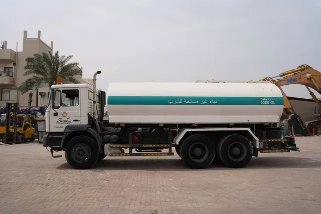 2004 MAN 33.373DFC 6x4 Water Truck | Heavy-Duty Tanker