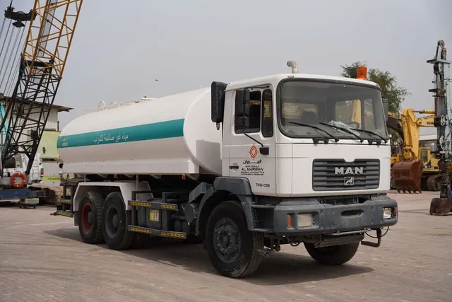 2004 MAN 33.373DFC 6x4 Water Truck | Heavy-Duty Tanker