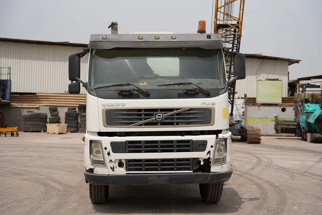 2005 Volvo FM12 6x4 Water Truck-Reliable Water Distribution-Front-Image