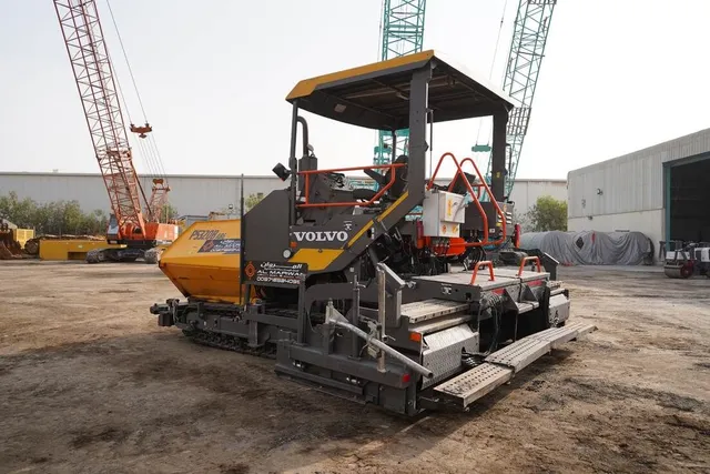Track Asphalt Paver Volvo P5320B ABG 2021-rear-right| Al Marwan