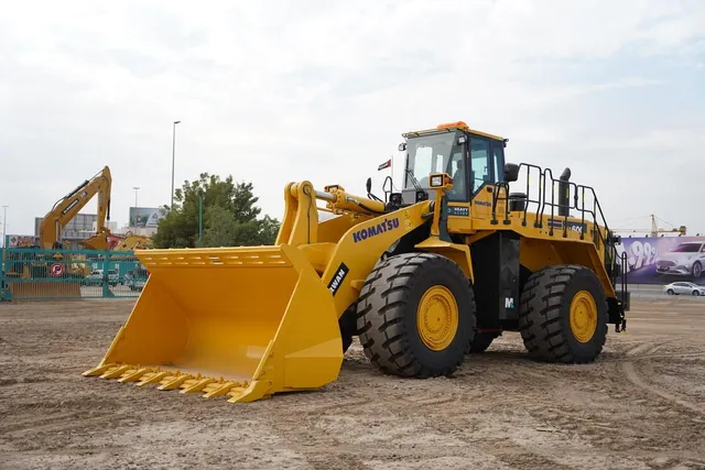 Rent Large 53-Ton Wheel Loaders | Al Marwan