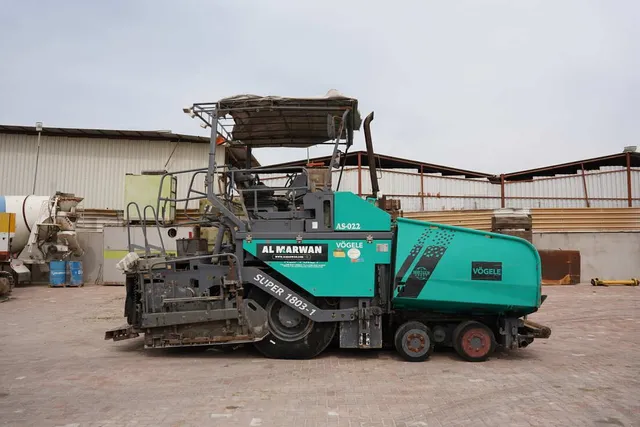 Durable 2005 Vögele 1803-1 Super Wheeled Paver for Sale-right-side-image