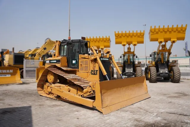 Cat D6R 18-Ton Crawler Dozer 2012 | Al Marwan