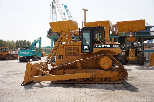 Cat D6R 18-Ton Crawler Dozer 2012 | Al Marwan