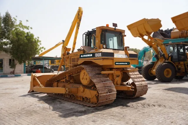 Cat D6R 18-Ton Crawler Dozer 2012 | Al Marwan