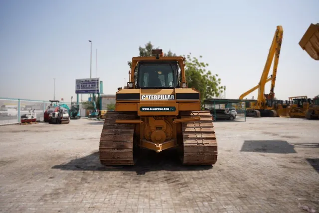 Cat D6R 18-Ton Crawler Dozer 2012 | Al Marwan