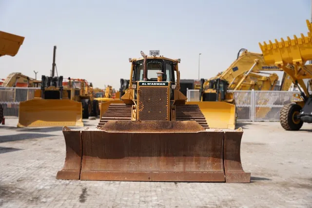 Cat D6M 16-Ton Crawler Dozer 2002 | Al Marwan