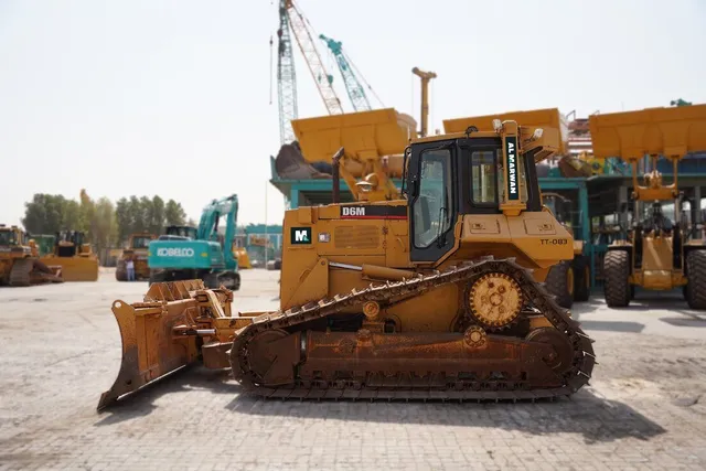 Cat D6M 16-Ton Crawler Dozer 2002 | Al Marwan