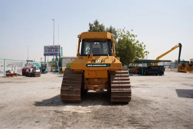 Cat D6M 16-Ton Crawler Dozer 2002 | Al Marwan