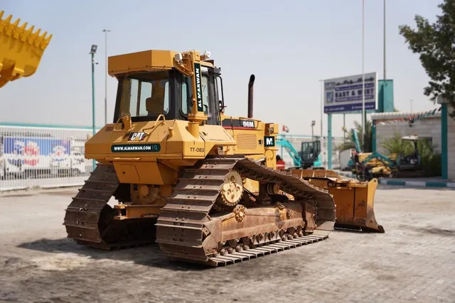 Cat D6M 16-Ton Crawler Dozer 2002 | Al Marwan