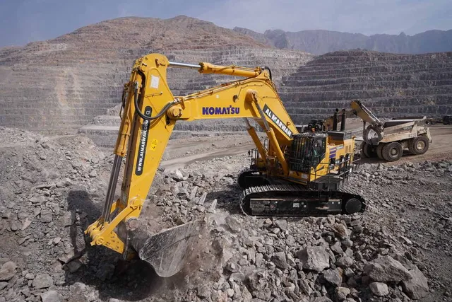 Rent Large 120-Ton Track Excavators | Al Marwan