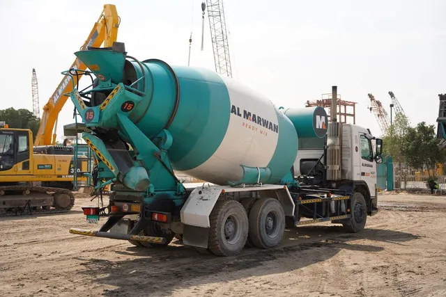 Volvo FM9 Concrete Mixer Truck 2004 | Al Marwan