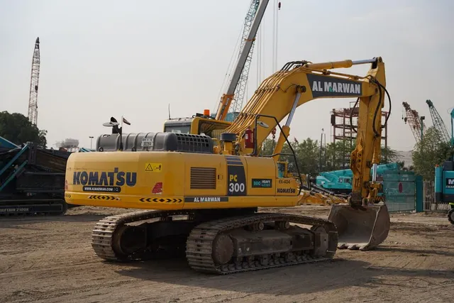 Used Komatsu PC300-8M0 Track Excavator 2018 | Al Marwan