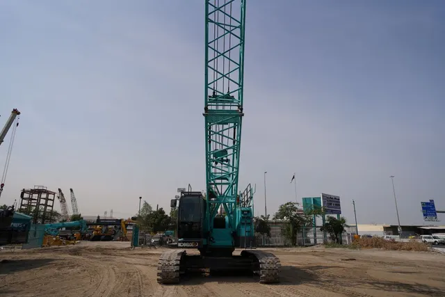 60-ton Crawler Cranes For Rent | Al Marwan