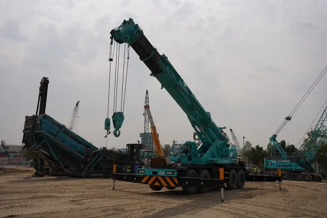 Rent 60-Ton Mobile Cranes| Al Marwan